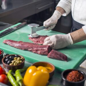 battere carne bistecca cucina chef segreti trucchi preparazione bistecca