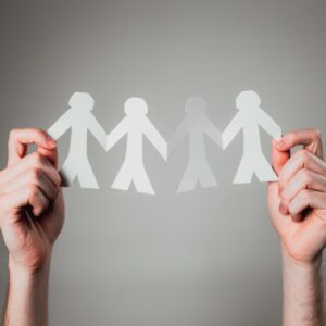 juntos homens de papel mãos