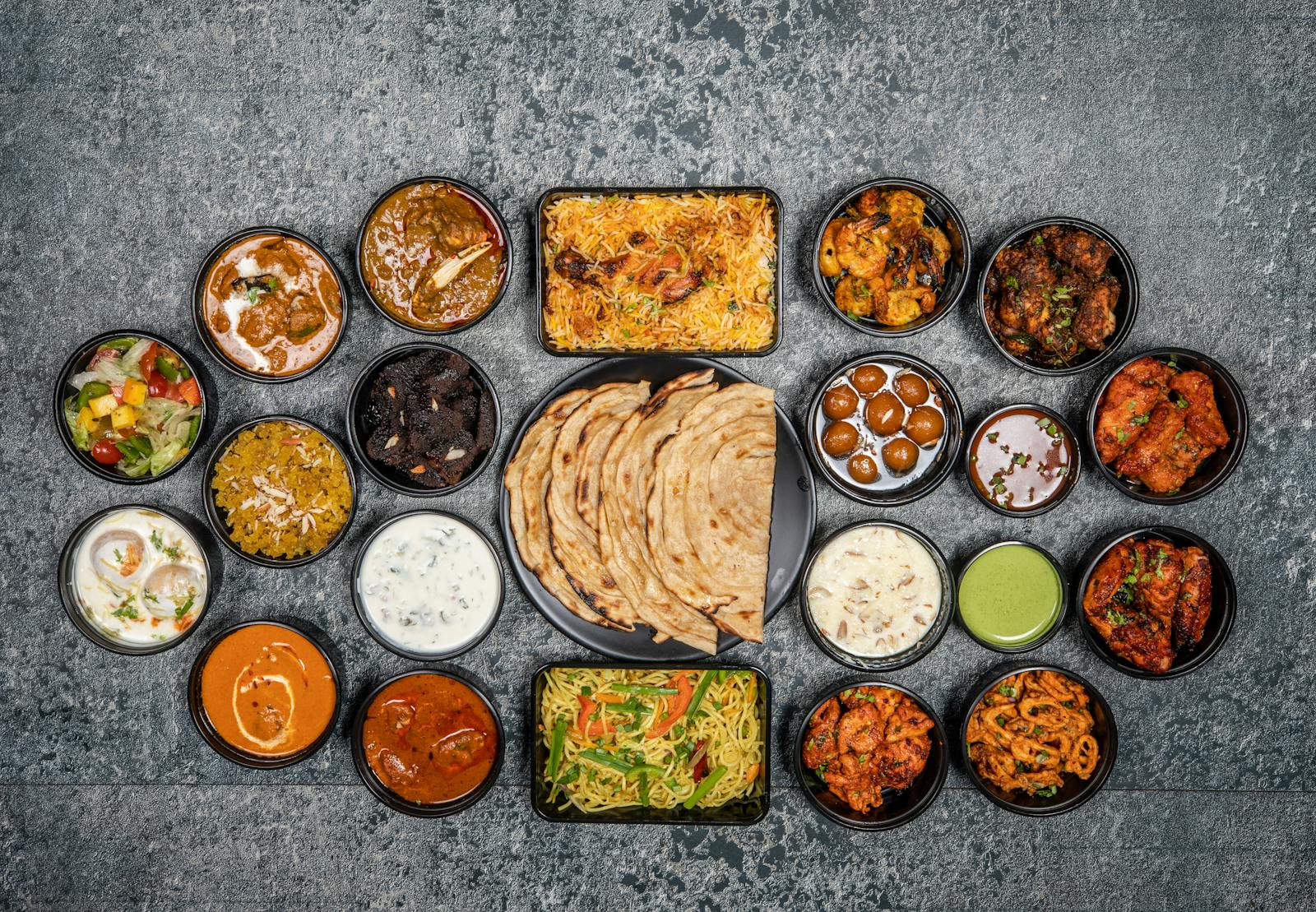Grande variedade de pratos tradicionais indianos