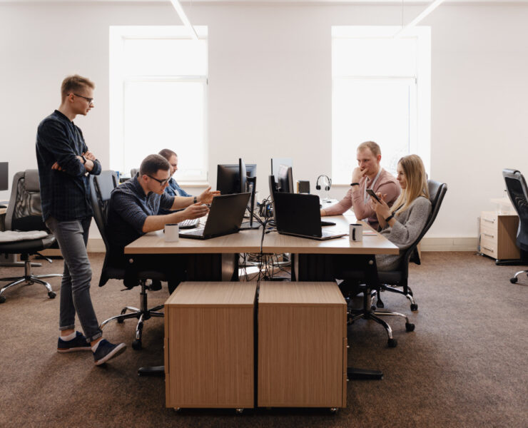 trabalho em equipe no escritório