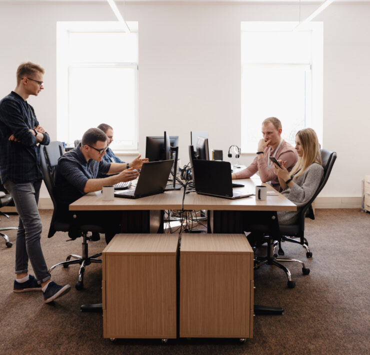 trabalho em equipe no escritório