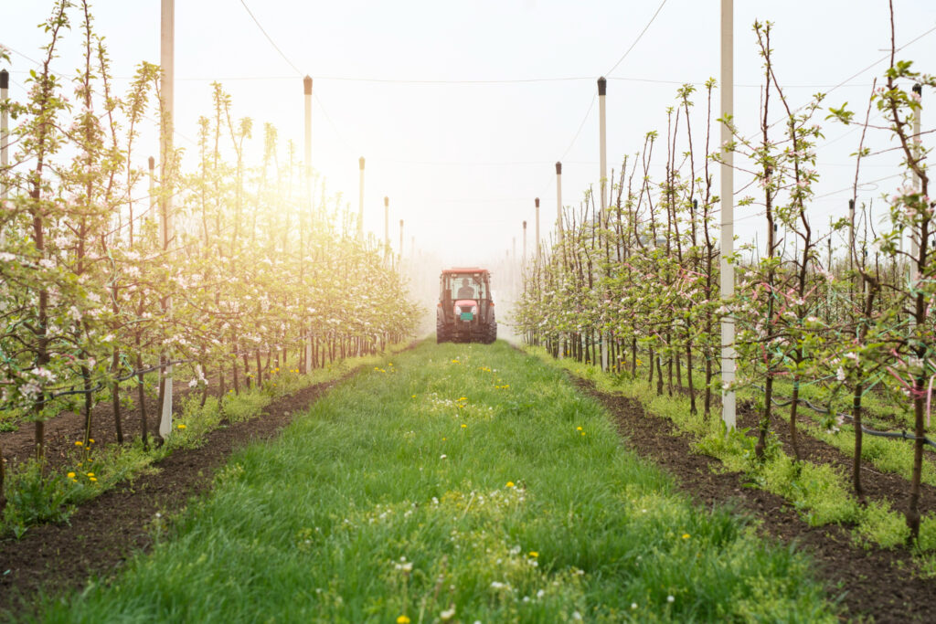 tractor agricolture pesticides
