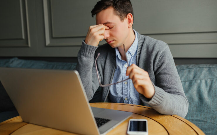 yoga eye pain screen