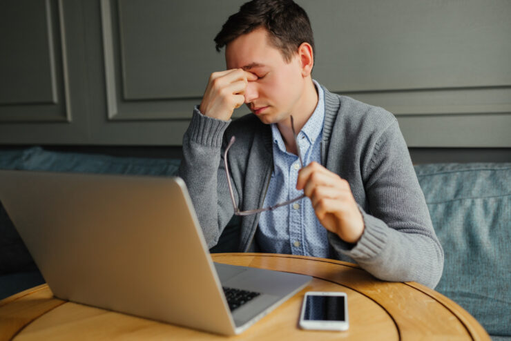 yoga eye pain screen