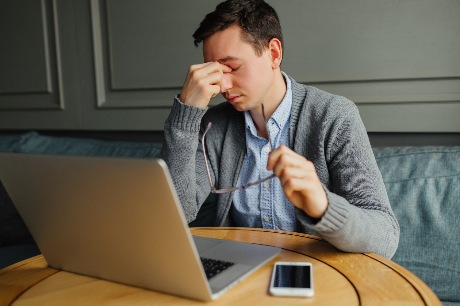 yoga eye pain screen