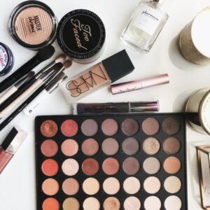 fotografia de close-up de cosméticos variados