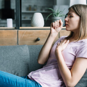 falta de ar, mulher tossindo