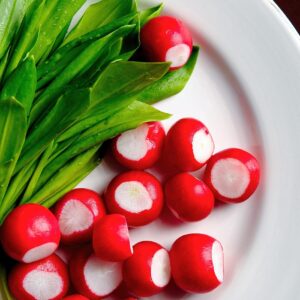 prato branco com rabanetes