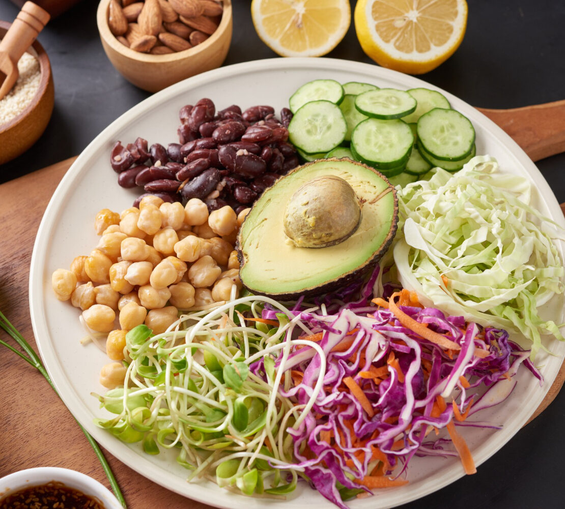 salada de feijão e abacate