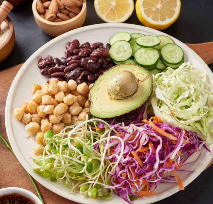 salada de feijão e abacate