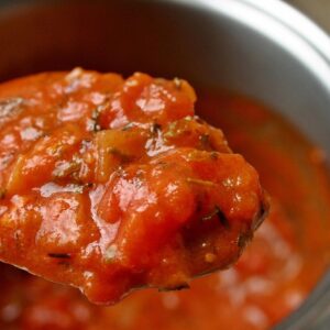 Remova a acidez de um molho de tomate