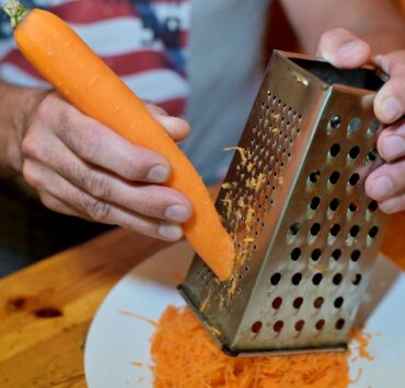 O melhor truque para ralar legumes