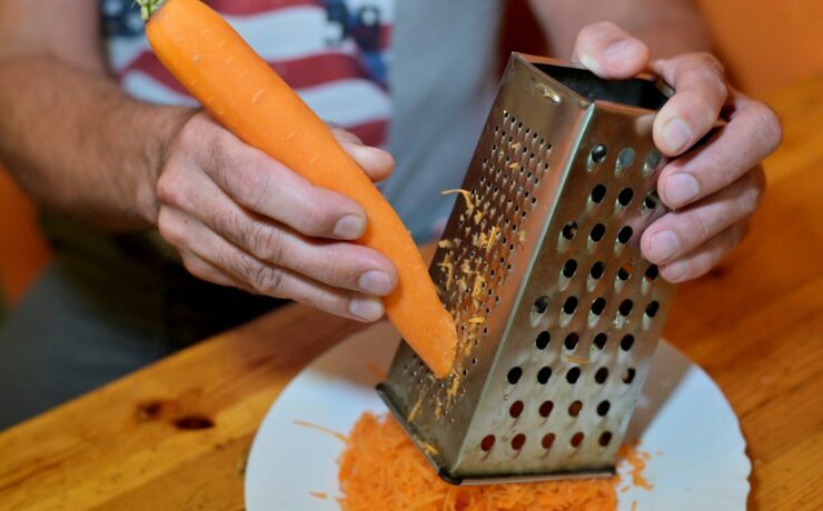 O melhor truque para ralar legumes