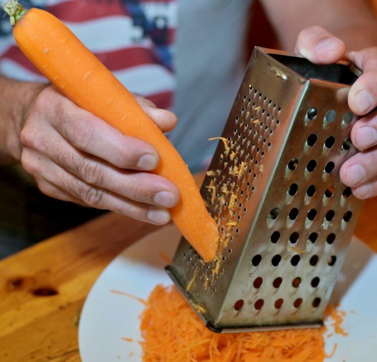 O melhor truque para ralar legumes
