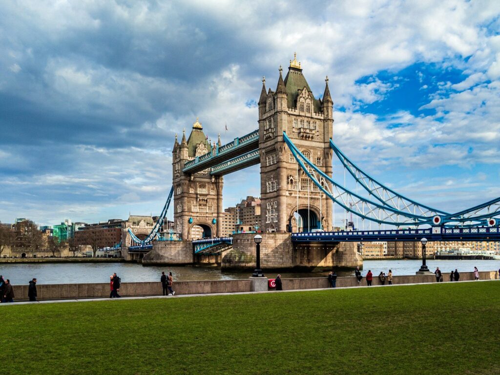 7. London Bridge