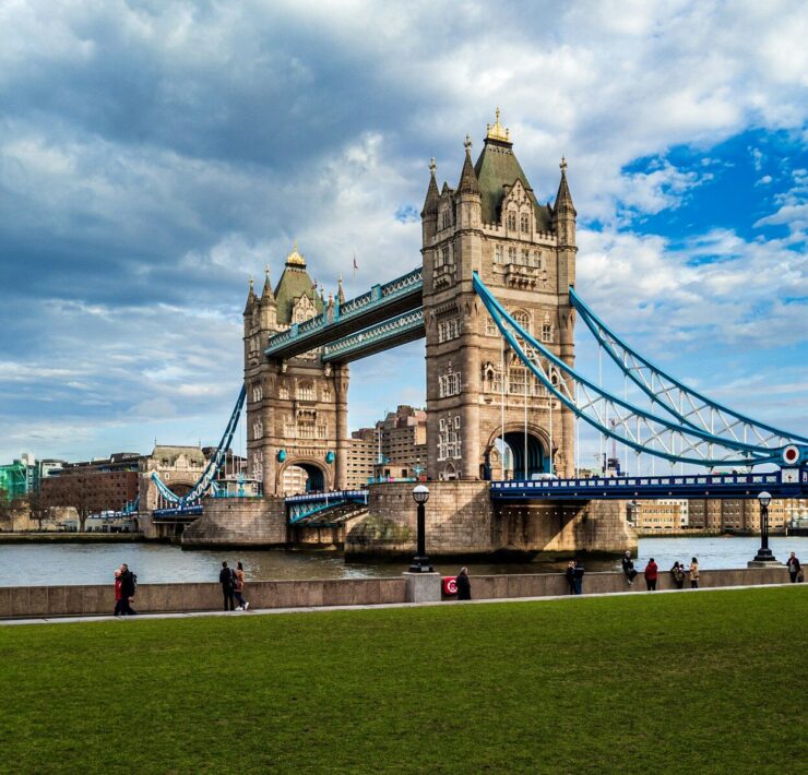 7. London Bridge